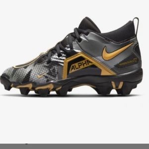 Boys Niki Alpha fast flex Football Cleats.
